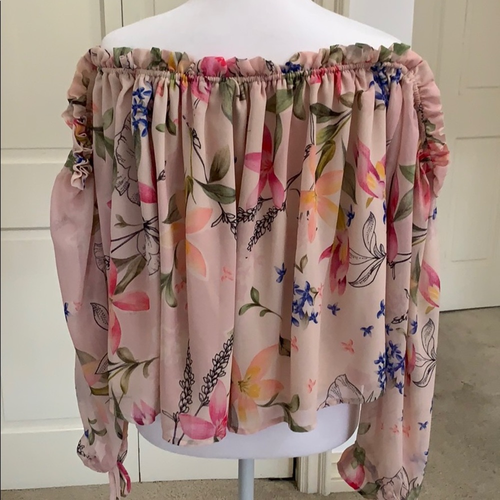 Revolve Floral off the shoulder top - Picture 3 of 6
